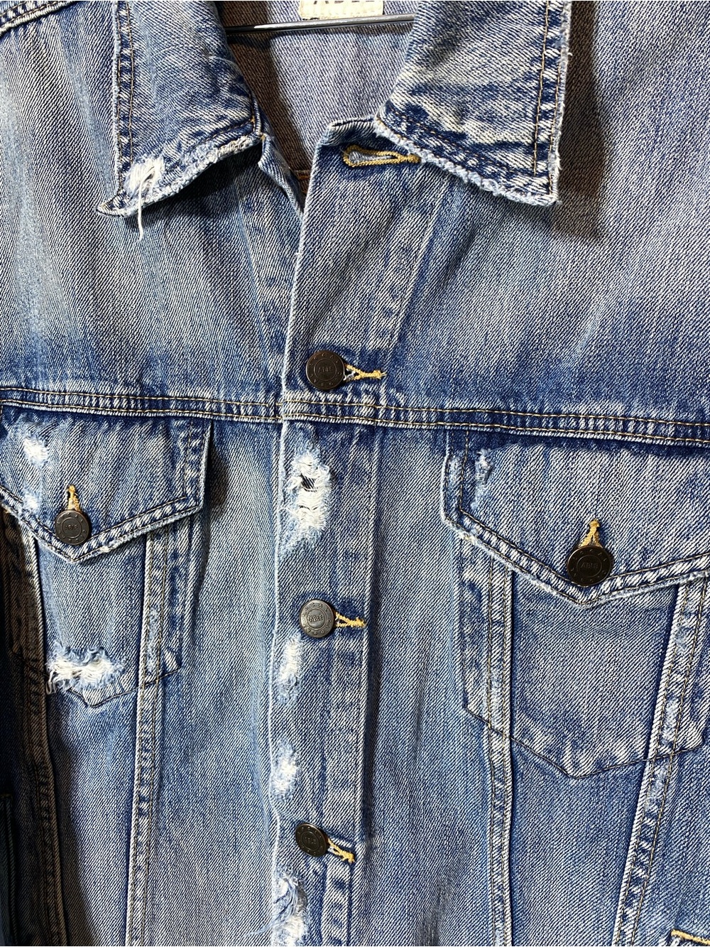 Able Jean Jacket Distressed - Picture 5 of 8